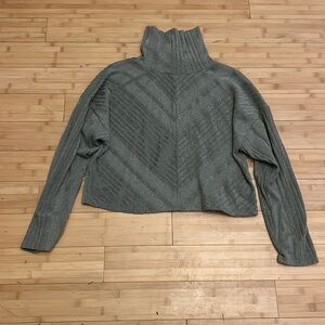 Freshman cropped sweater